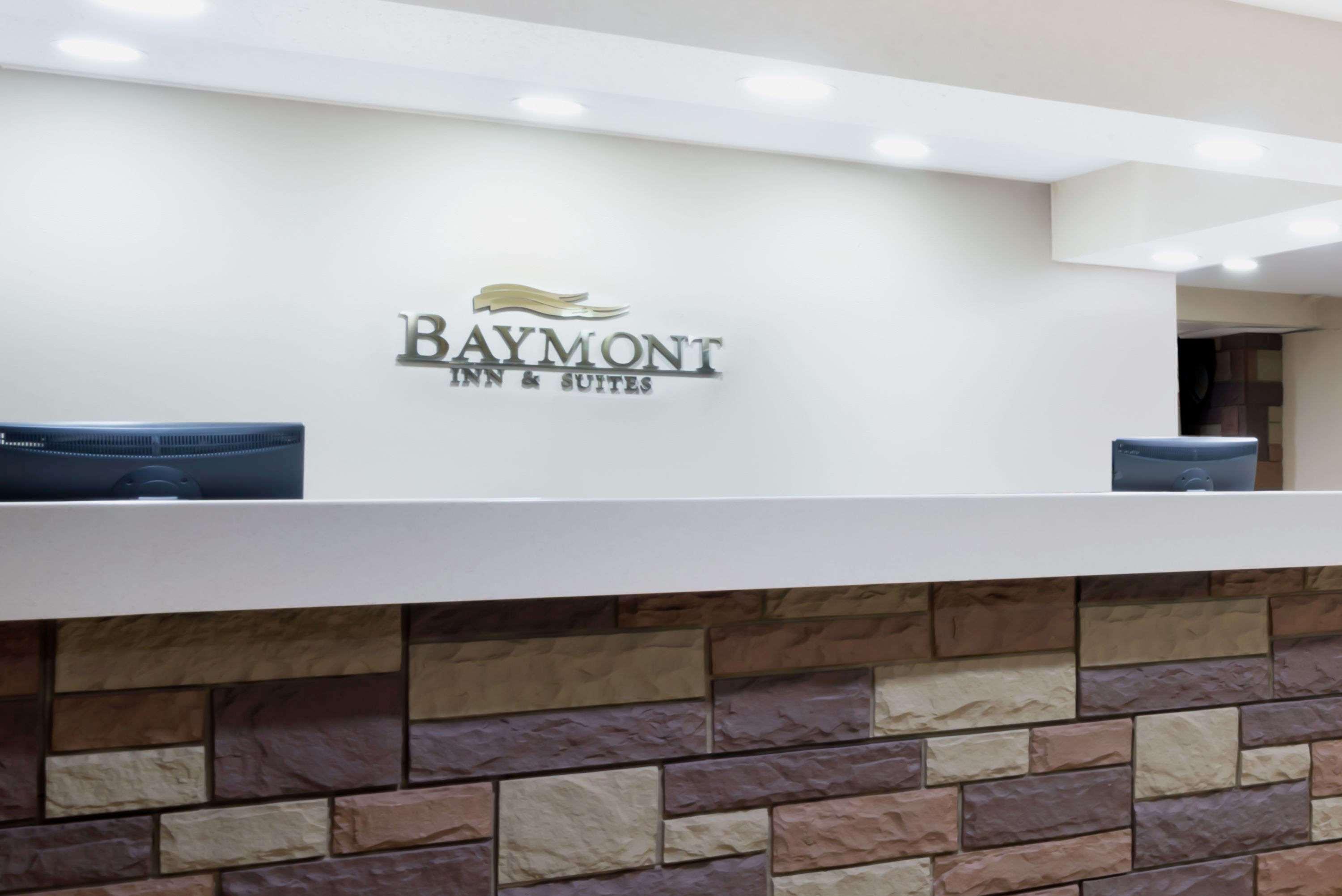 Baymont By Wyndham Columbus/Rickenbacker Hotel Exterior photo